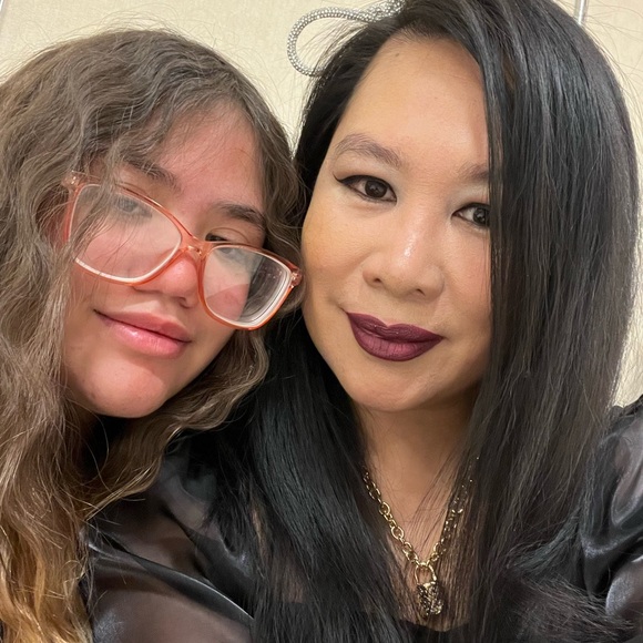 Meet your Posher, Glam On Demand - Picture 10 of 16